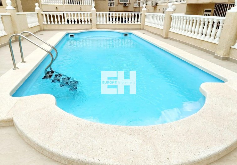 Segunda mano - Apartamento  - Torrevieja - Estacion De Autobuses