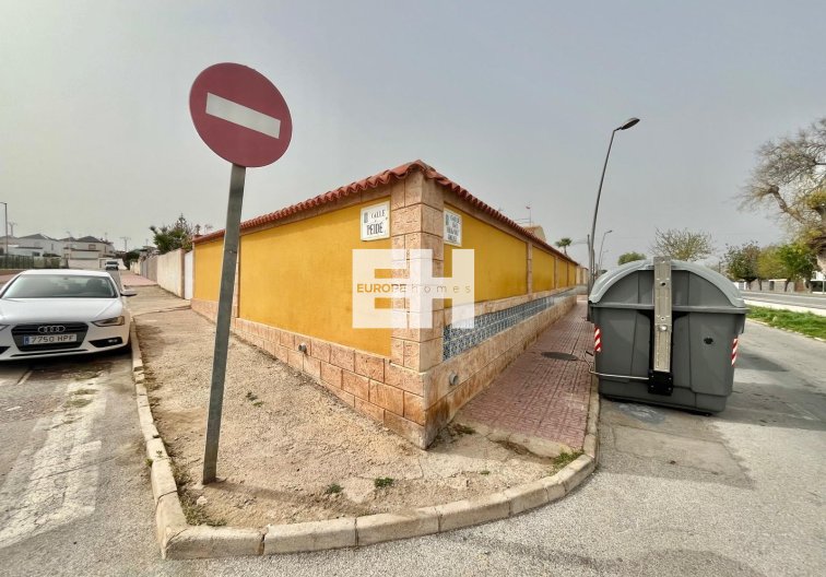 Segunda mano - villa - Torrevieja - Los Balcones - Los Altos Del Edén