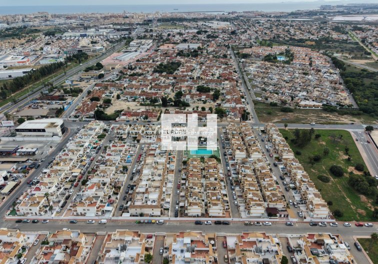 Segunda mano - Bungalow - Torrevieja - El Limonar