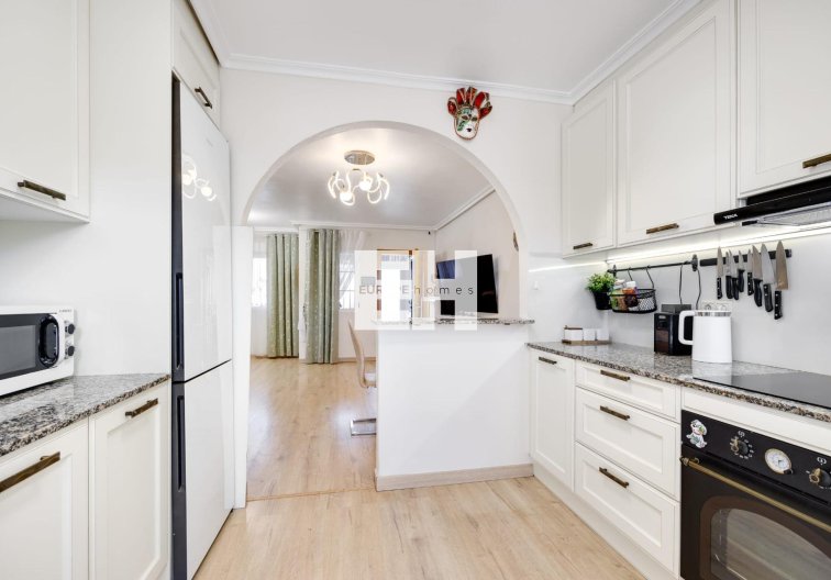 Segunda mano - town house - Torrevieja - Aguas Nuevas