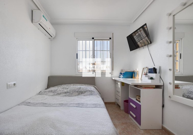 Segunda mano - town house - Torrevieja - Aguas Nuevas