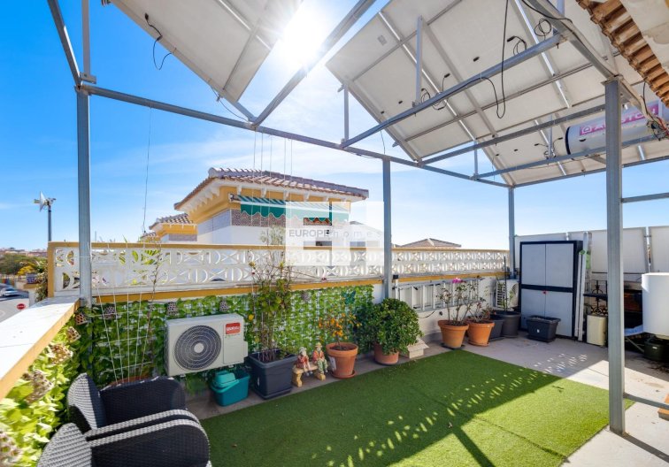 Segunda mano - town house - Torrevieja - Aguas Nuevas