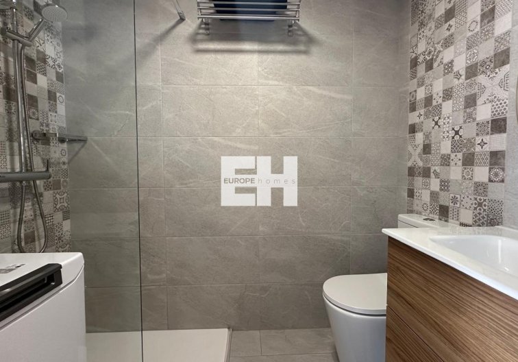 Segunda mano - Bungalow - Torrevieja - Los Balcones 