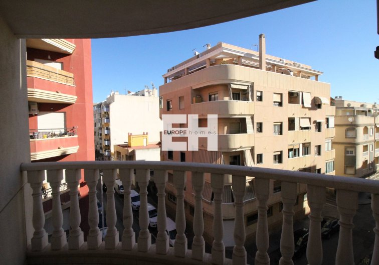 Segunda mano - Apartamento  - Torrevieja - Centro