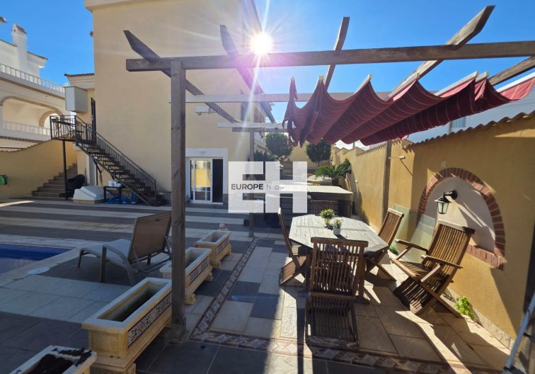 Segunda mano - villa - Orihuela Costa - Villamartín-las Filipinas