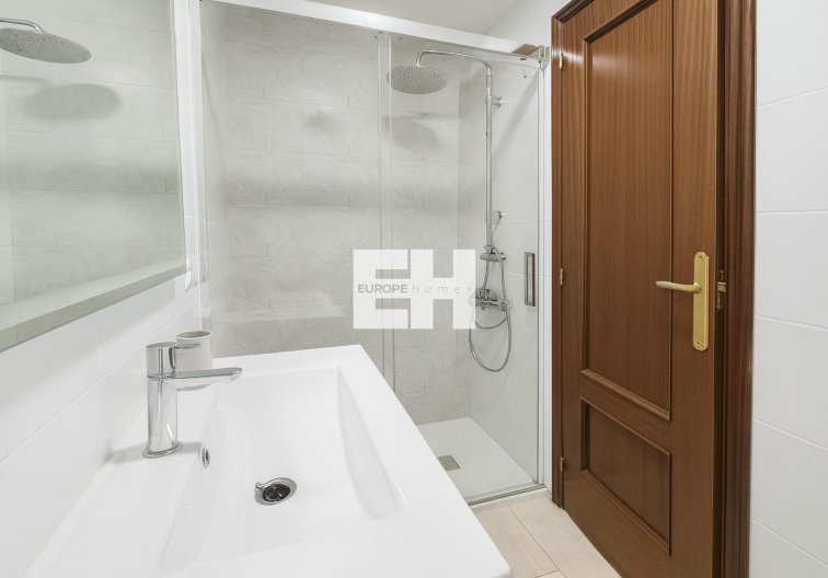 Resale - Apartment - Torrevieja - Acequion