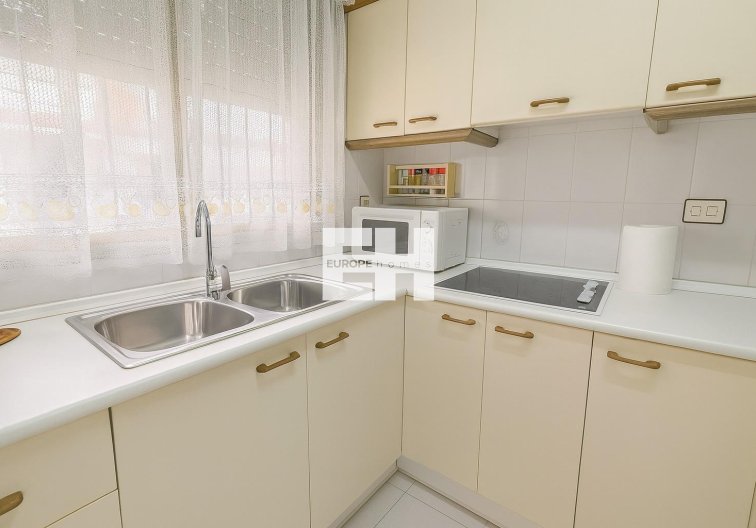 Resale - Apartment - Torrevieja - Acequion