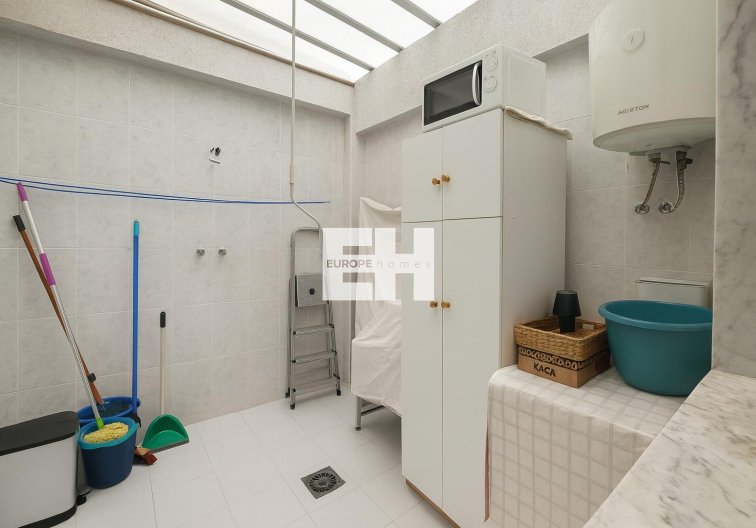 Resale - Apartment - Torrevieja - Acequion