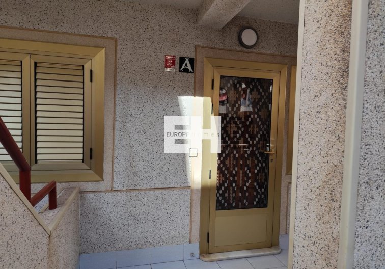 Resale - Apartment - Torrevieja - Acequion