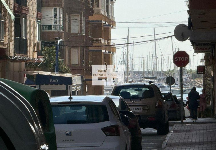 Resale - Apartment - Torrevieja - Acequion