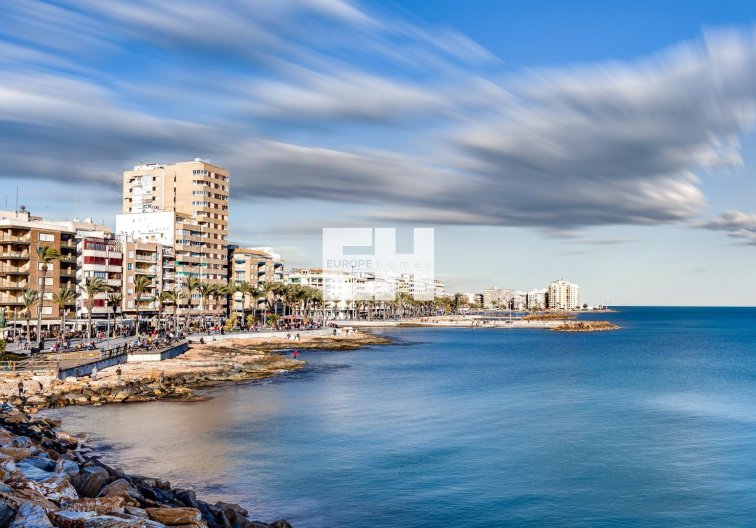 Resale - Apartment - Torrevieja - Acequion