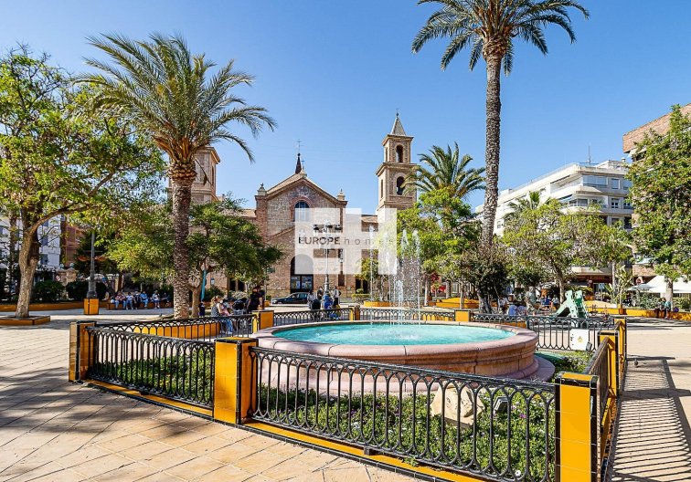 Resale - Apartment - Torrevieja - Acequion