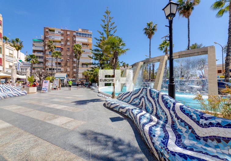 Resale - Apartment - Torrevieja - Acequion