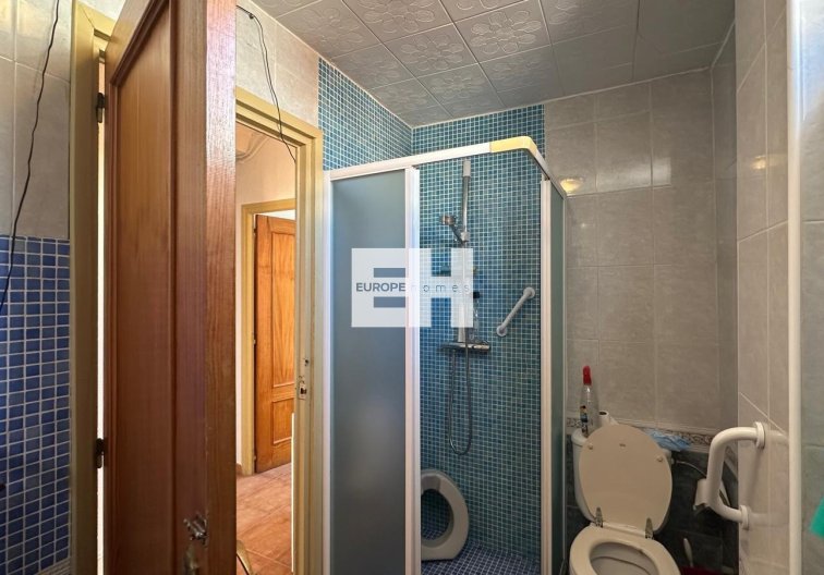 Segunda mano - Apartamento  - Torrevieja - Estacion De Autobuses