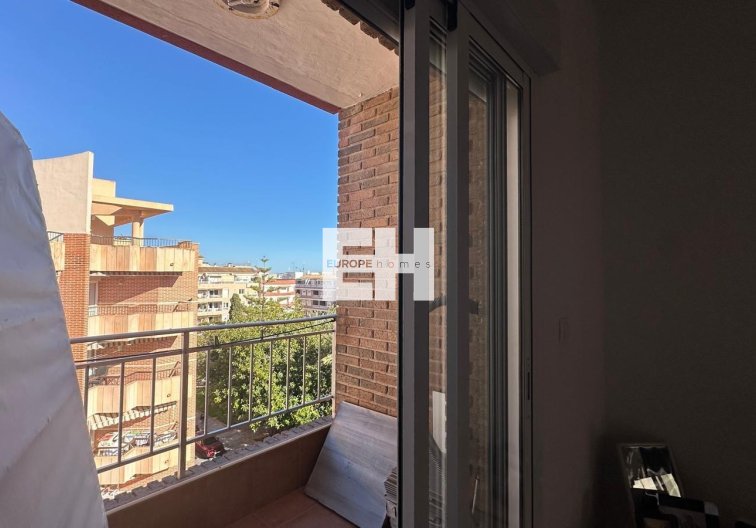 Segunda mano - Apartamento  - Torrevieja - Estacion De Autobuses