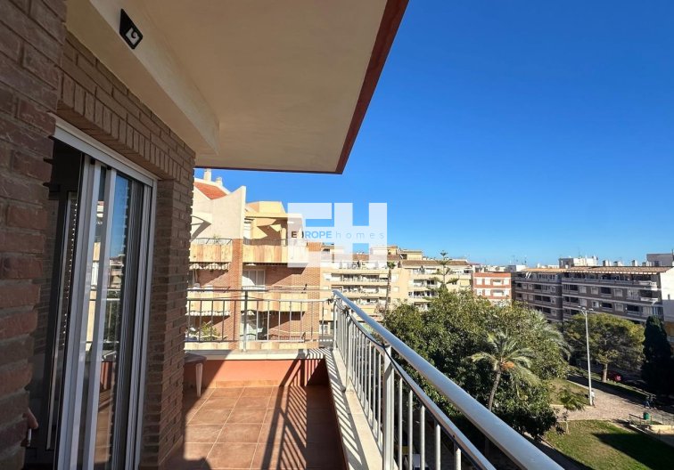 Segunda mano - Apartamento  - Torrevieja - Estacion De Autobuses
