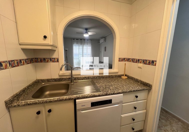 Segunda mano - Apartamento  - Torrevieja - Centro