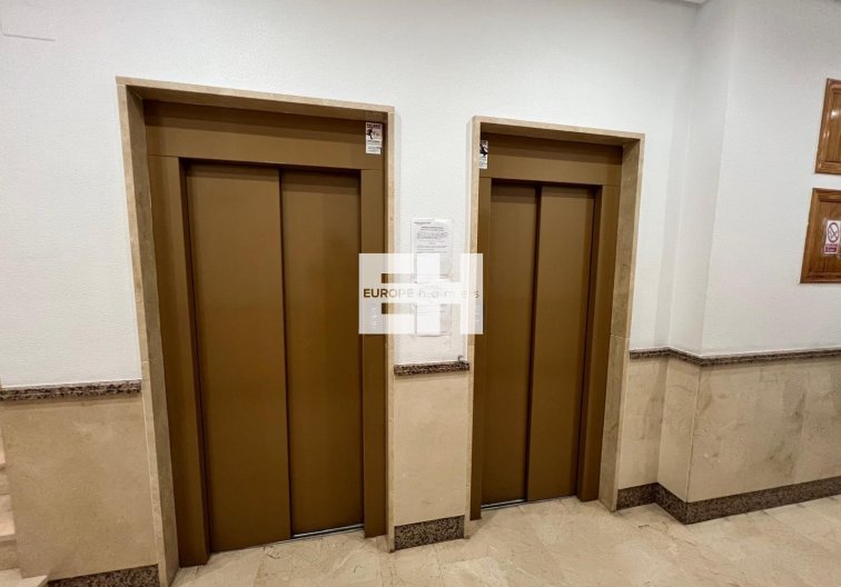 Segunda mano - Apartamento  - Torrevieja - Centro