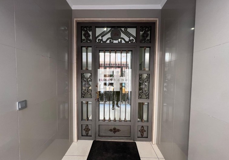 Segunda mano - Apartamento  - Torrevieja - Centro