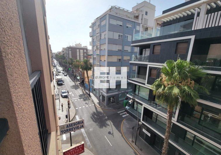 Segunda mano - Apartamento  - Torrevieja - Centro