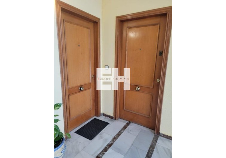 Segunda mano - Apartamento  - Torrevieja - Centro