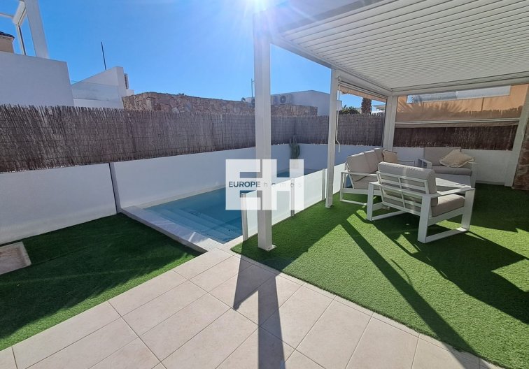 Segunda mano - villa - Cabo Roig - Costa Blanca