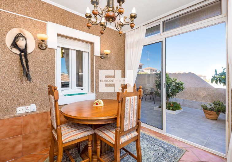 Segunda mano - villa - Torrevieja - Costa Blanca