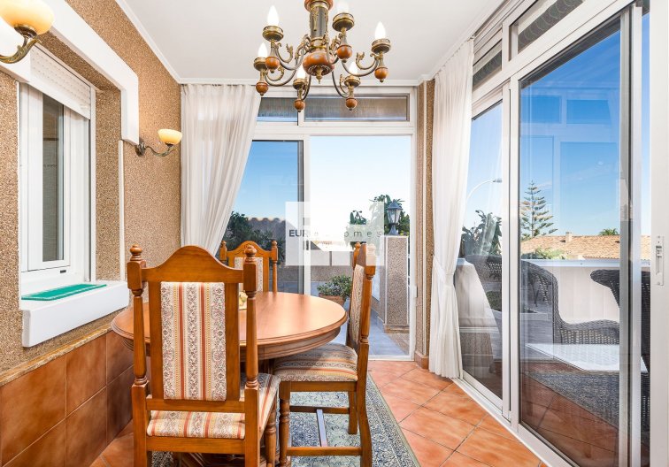 Segunda mano - villa - Torrevieja - Costa Blanca