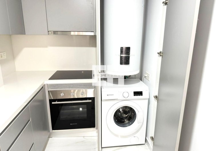 Segunda mano - Apartamento  - Torrevieja - Parque De Las Naciones