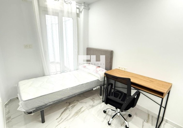 Segunda mano - Apartamento  - Torrevieja - Parque De Las Naciones