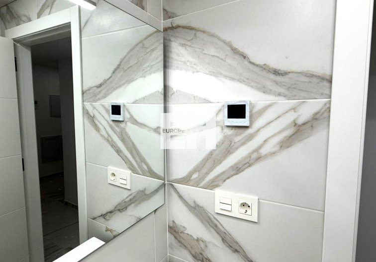 Segunda mano - Apartamento  - Torrevieja - Parque De Las Naciones