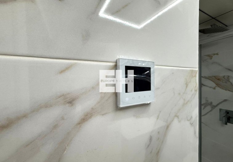 Segunda mano - Apartamento  - Torrevieja - Parque De Las Naciones