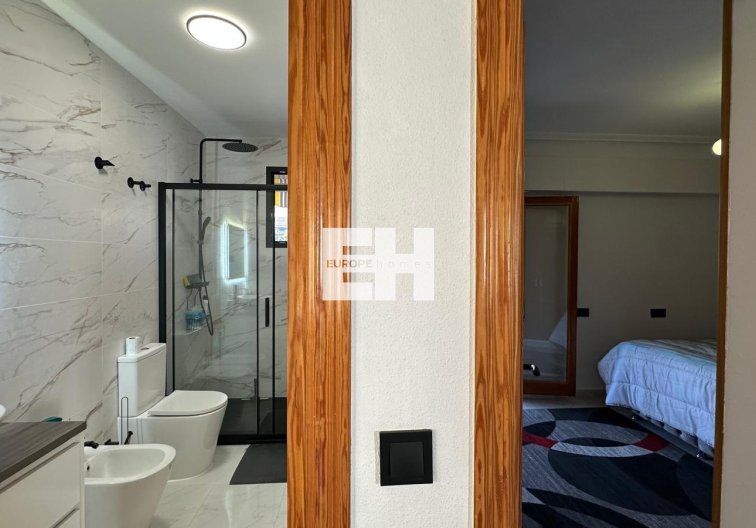 Segunda mano - Apartamento  - Torrevieja - Centro