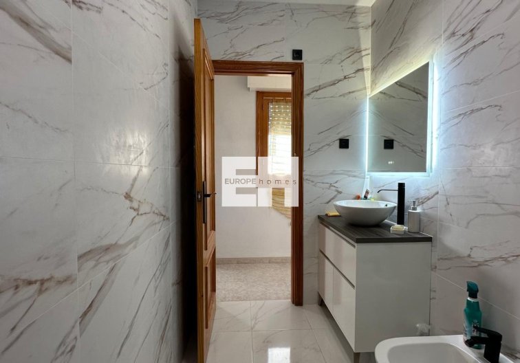 Segunda mano - Apartamento  - Torrevieja - Centro