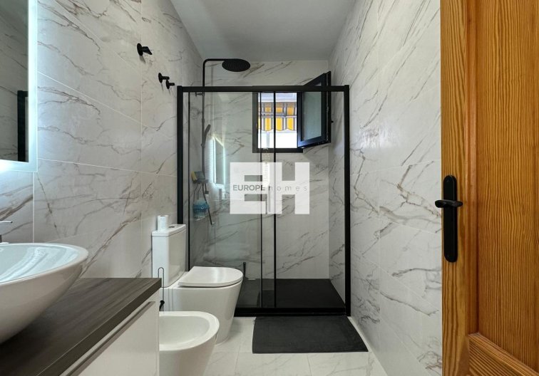 Segunda mano - Apartamento  - Torrevieja - Centro