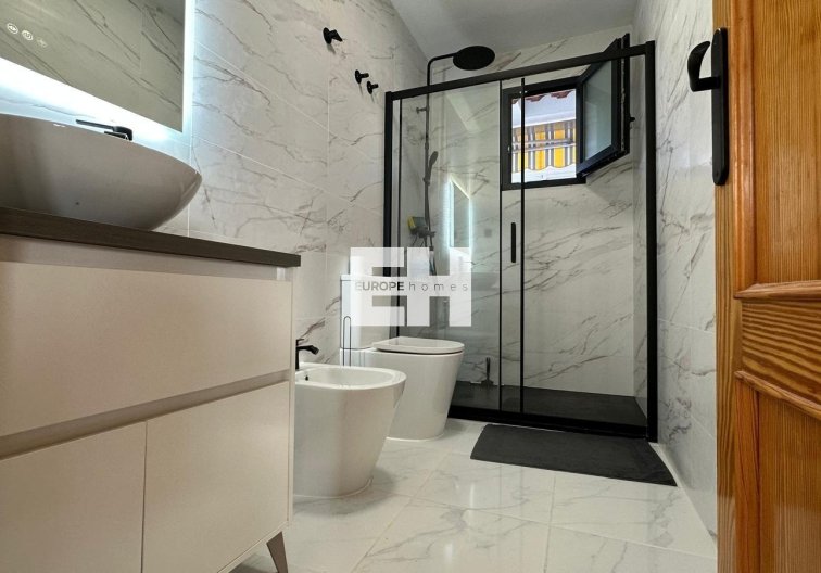 Segunda mano - Apartamento  - Torrevieja - Centro