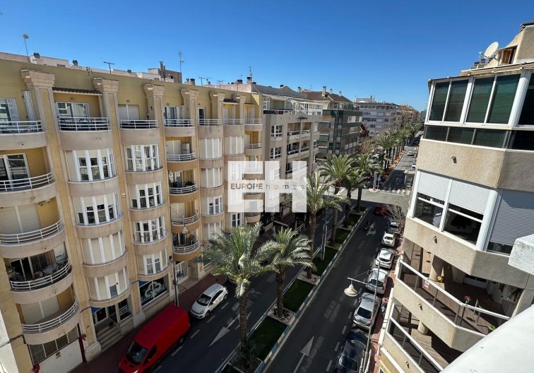 Segunda mano - Apartamento  - Torrevieja - Centro