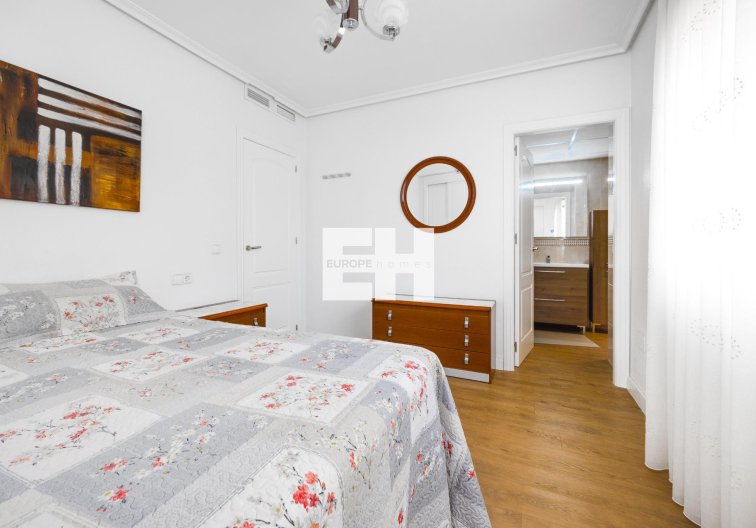 Segunda mano - Apartamento  - Torrevieja - Centro