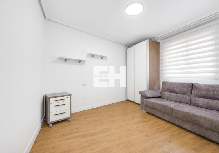 Segunda mano - Apartamento  - Torrevieja - Centro