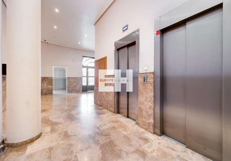 Segunda mano - Apartamento  - Torrevieja - Centro