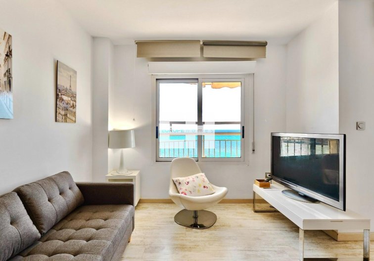 Segunda mano - Apartamento  - Torrevieja - Estacion De Autobuses