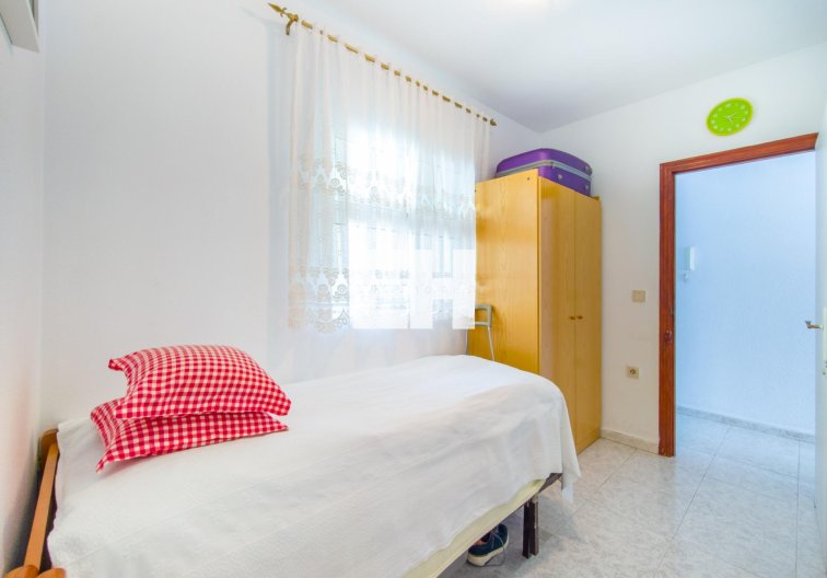 Segunda mano - Apartamento  - Torrevieja - Estacion De Autobuses