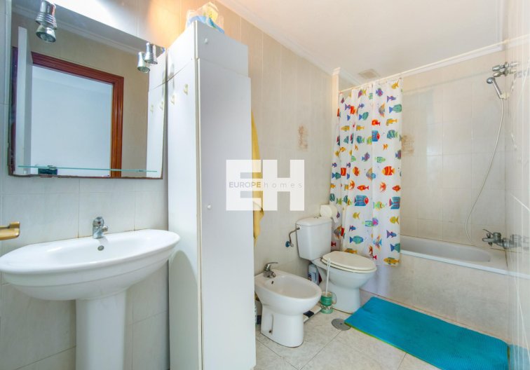 Segunda mano - Apartamento  - Torrevieja - Estacion De Autobuses