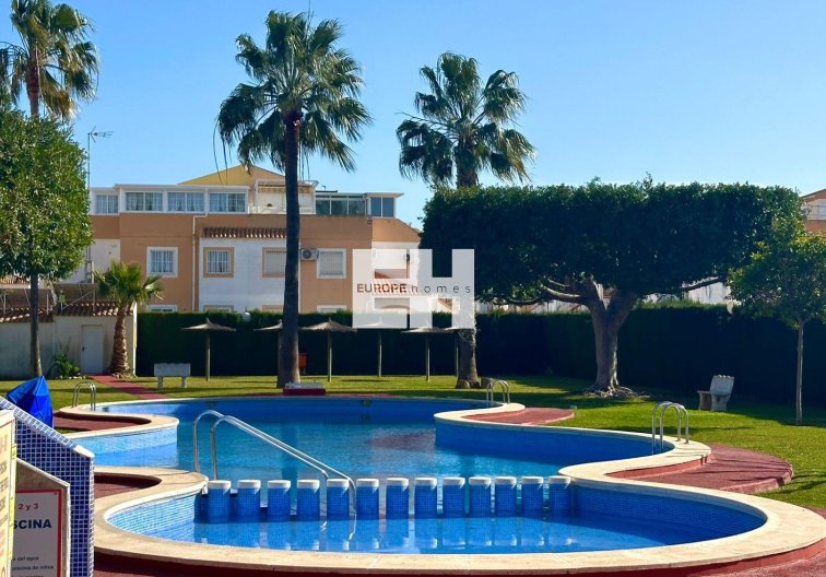 Segunda mano - Bungalow - Torrevieja - El Limonar