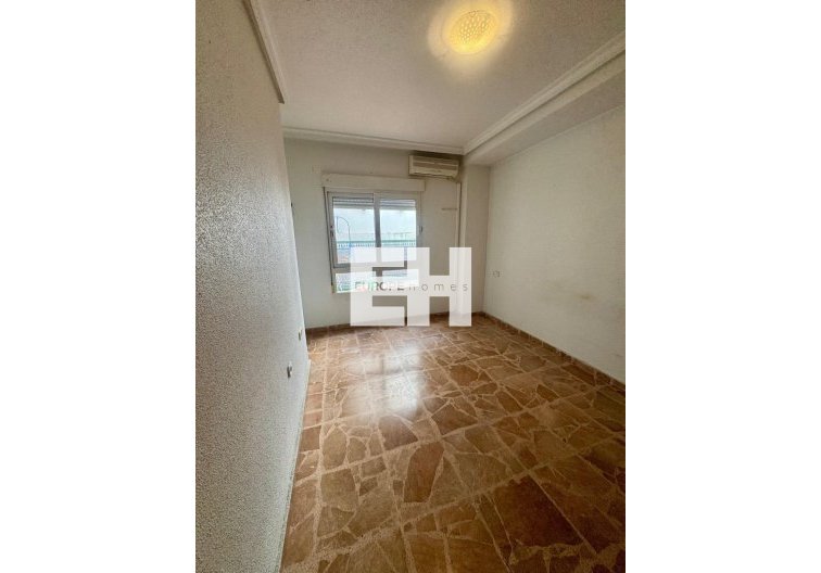 Segunda mano - Apartamento  - Torrevieja - Centro