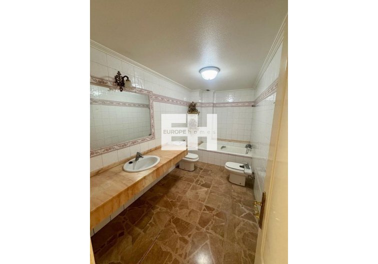 Segunda mano - Apartamento  - Torrevieja - Centro