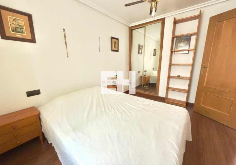 Segunda mano - Apartamento  - Torrevieja - Parque De Las Naciones