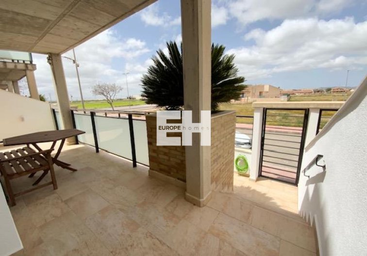 Segunda mano - villa - Roldan - Inland