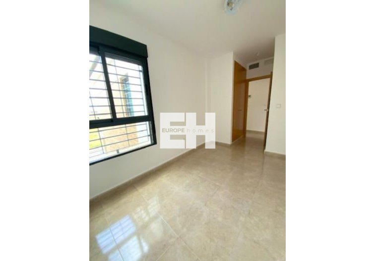 Segunda mano - villa - Roldan - Inland