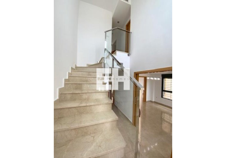 Segunda mano - villa - Roldan - Inland